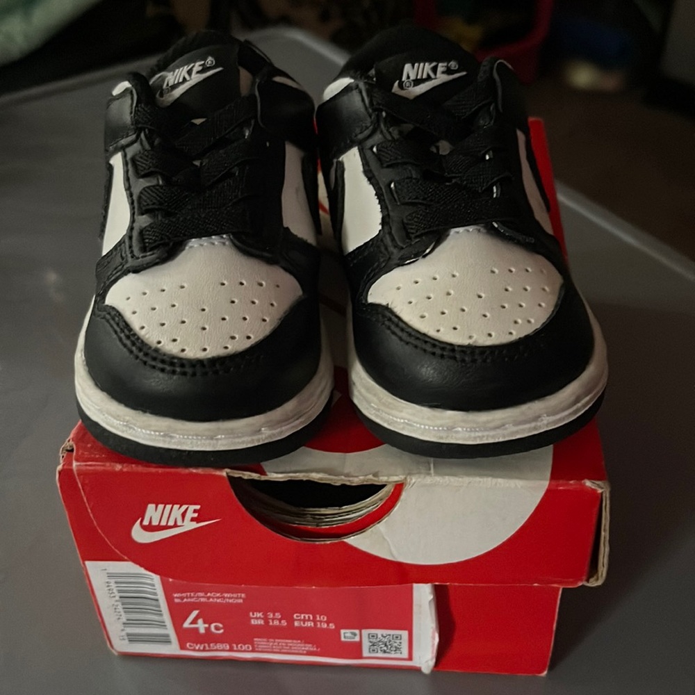 Nike Dunks Low Panda